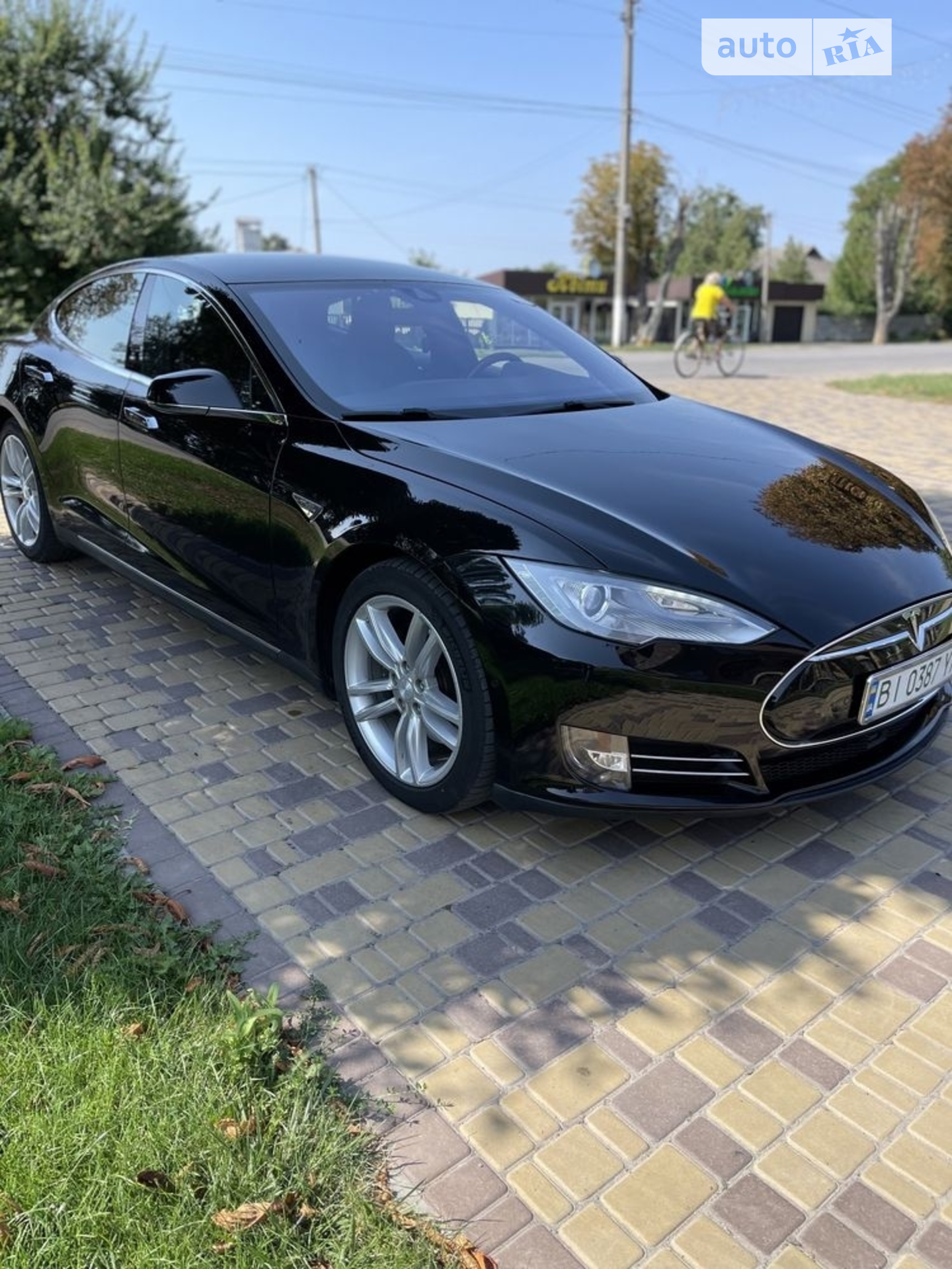 Tesla Model S, 2015