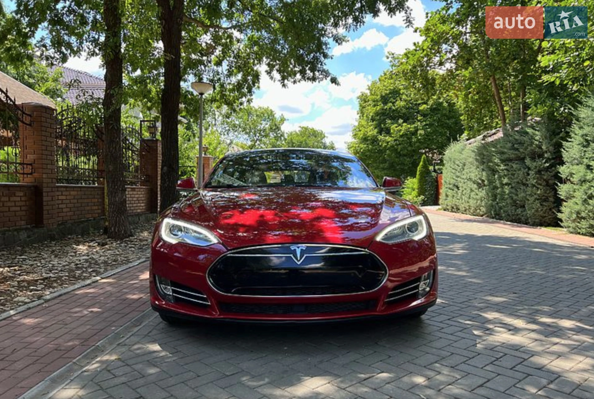 Tesla Model S, 2014