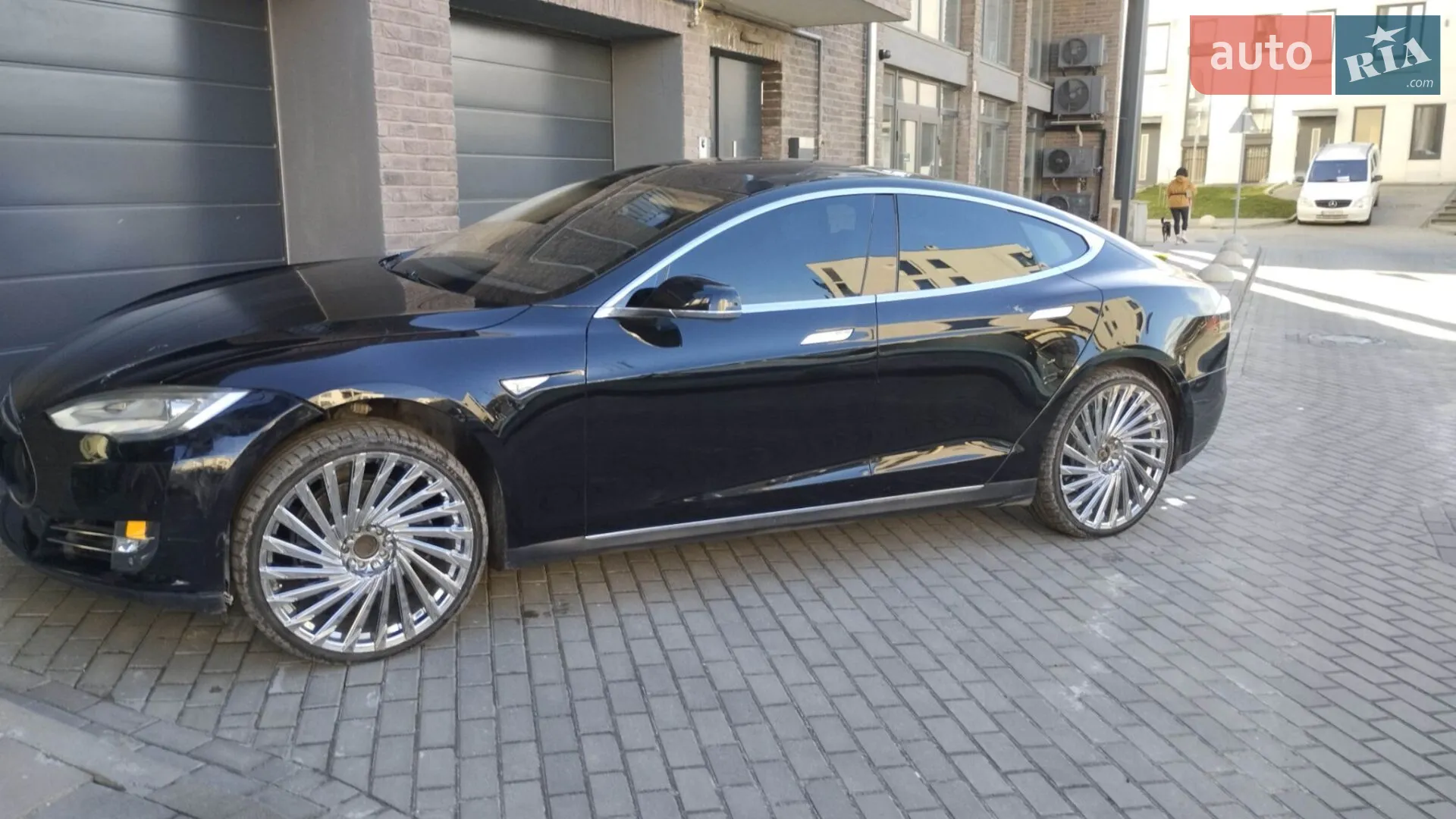 Tesla Model S, 2013
