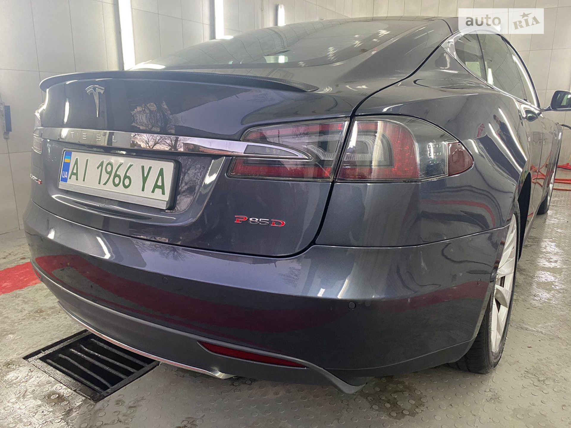 Tesla Model S, 2015