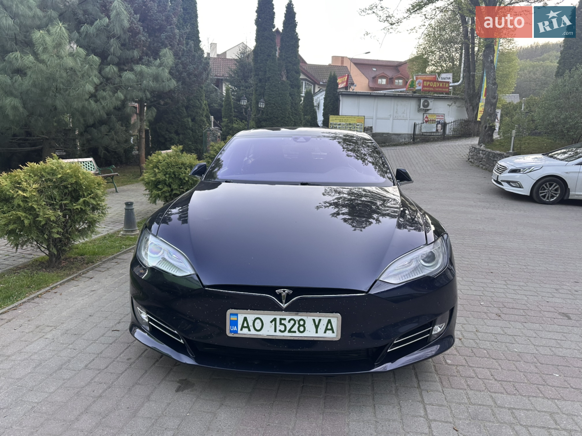 Tesla Model S, 2015