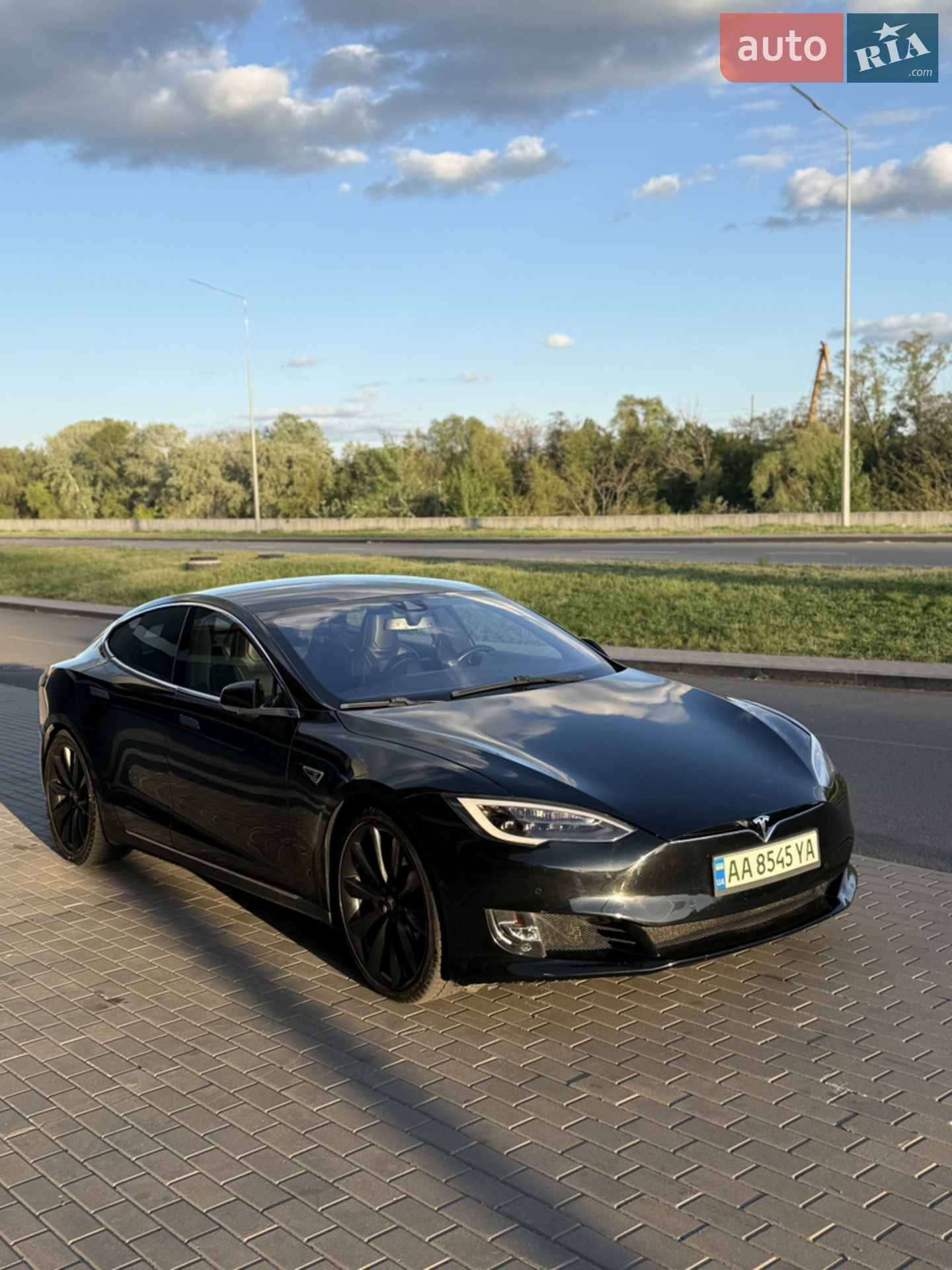 Tesla Model S, 2015