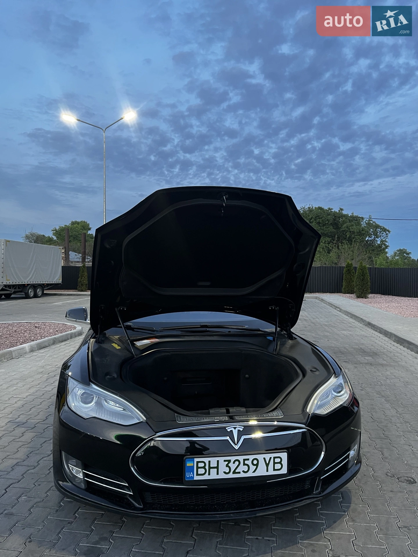 Tesla Model S, 2013