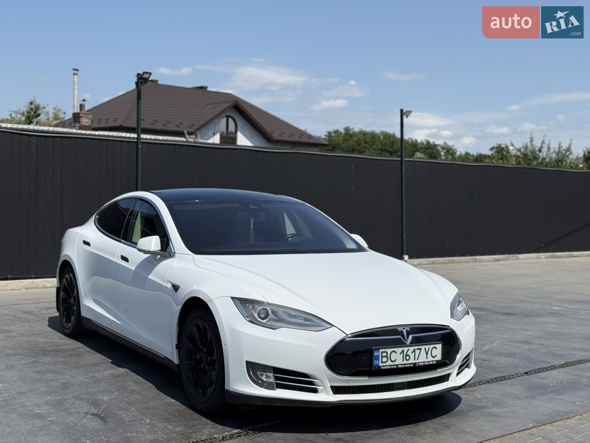 Tesla Model S, 2015