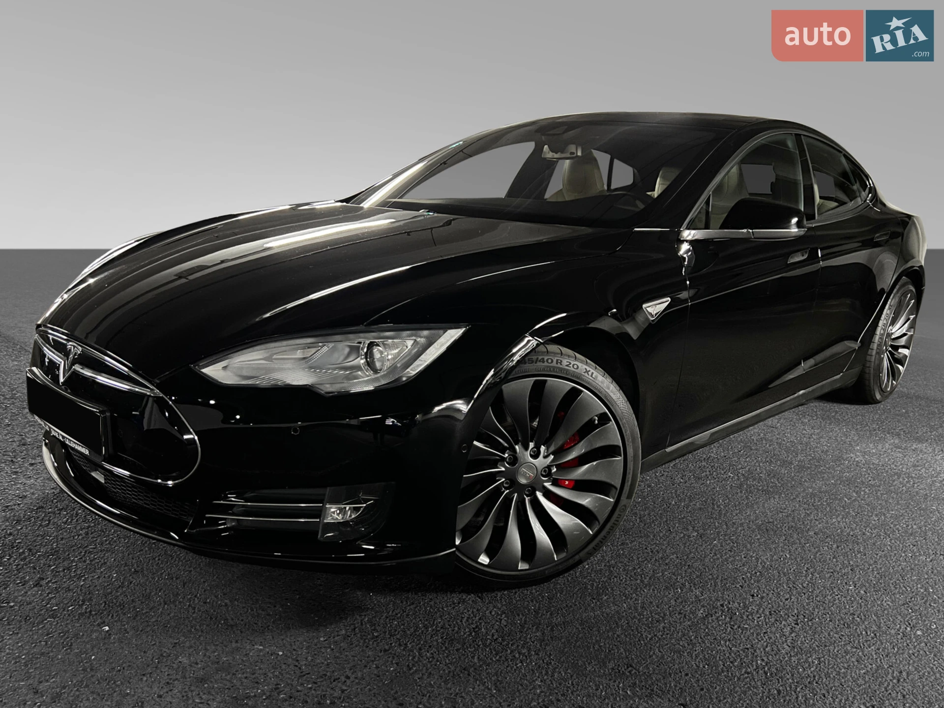 Tesla Model S, 2015