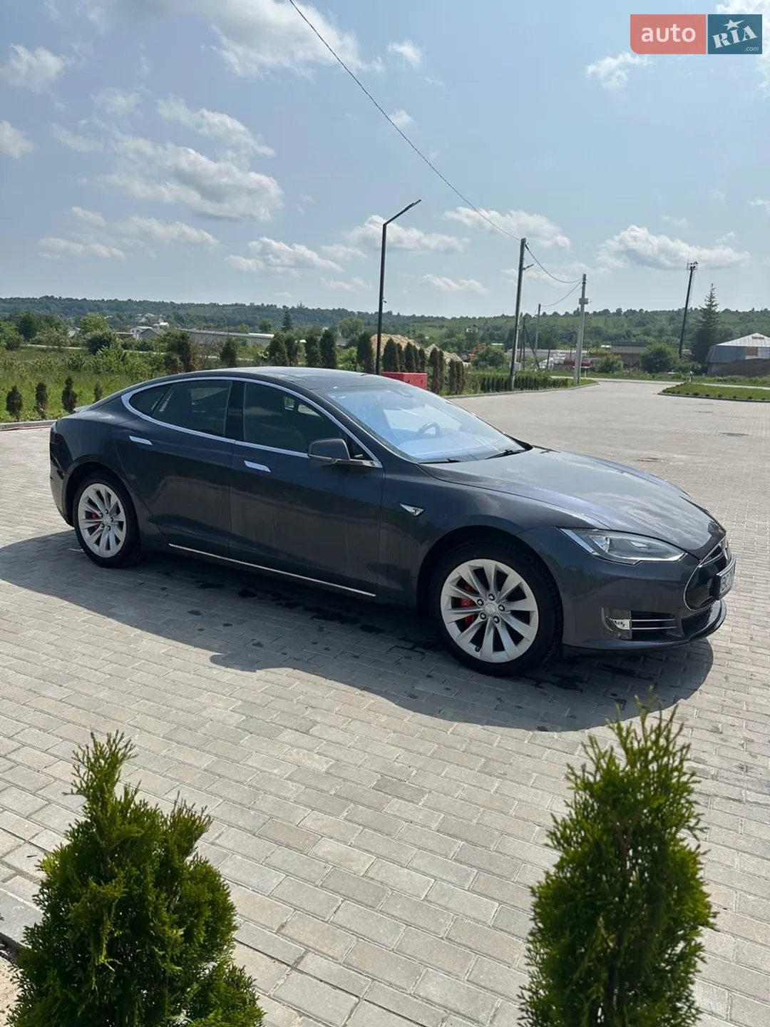 Tesla Model S, 2015