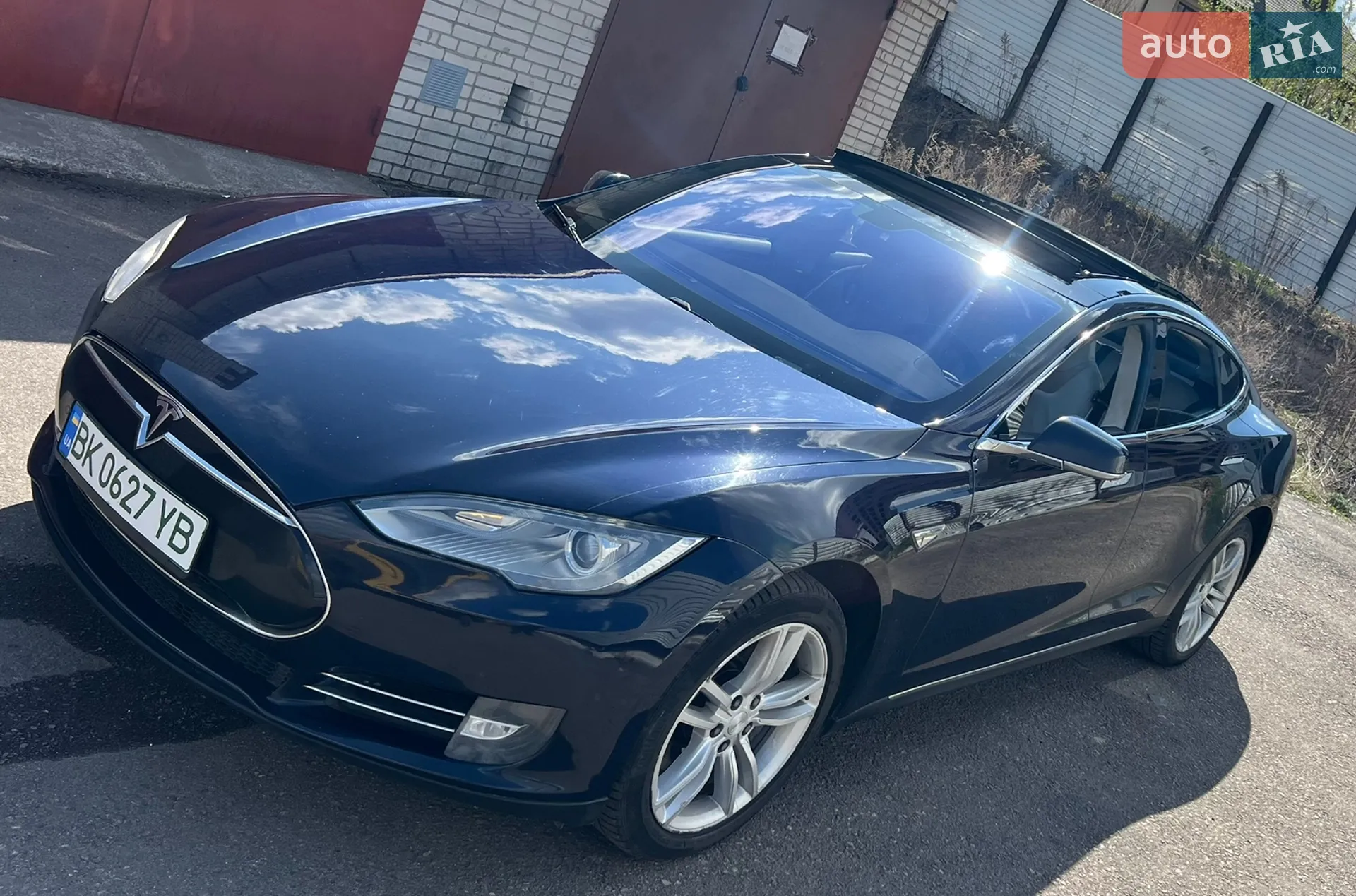Tesla Model S, 2014
