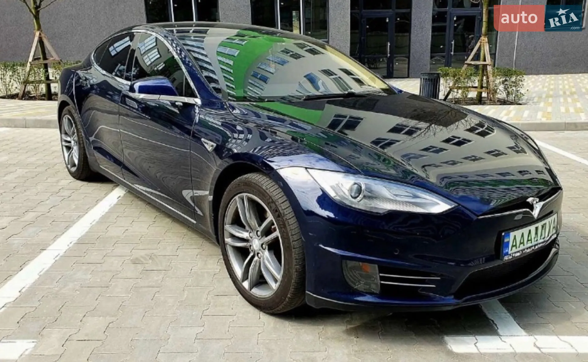 Tesla Model S, 2014