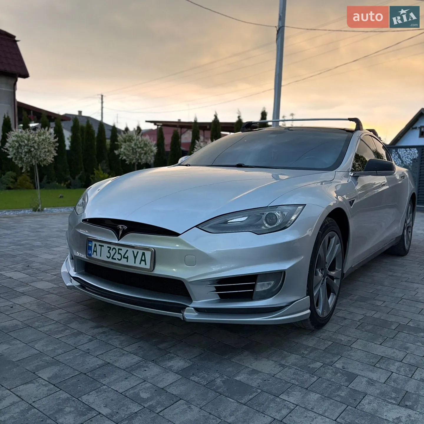 Tesla Model S, 2013