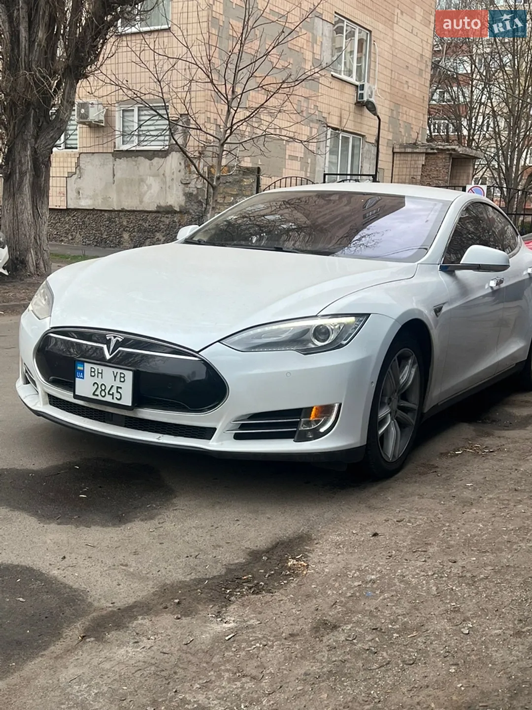 Tesla Model S, 2015