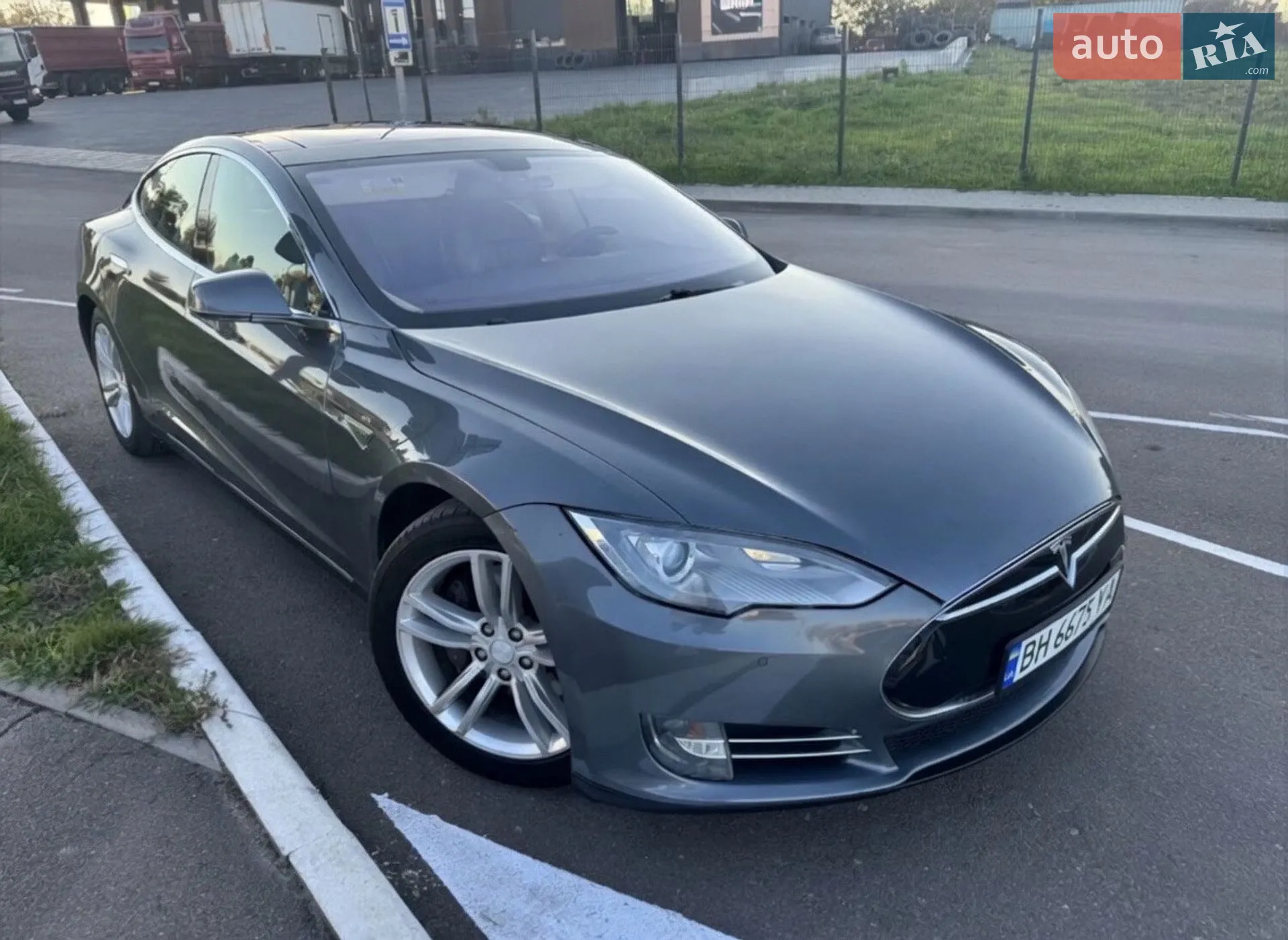 Tesla Model S, 2013
