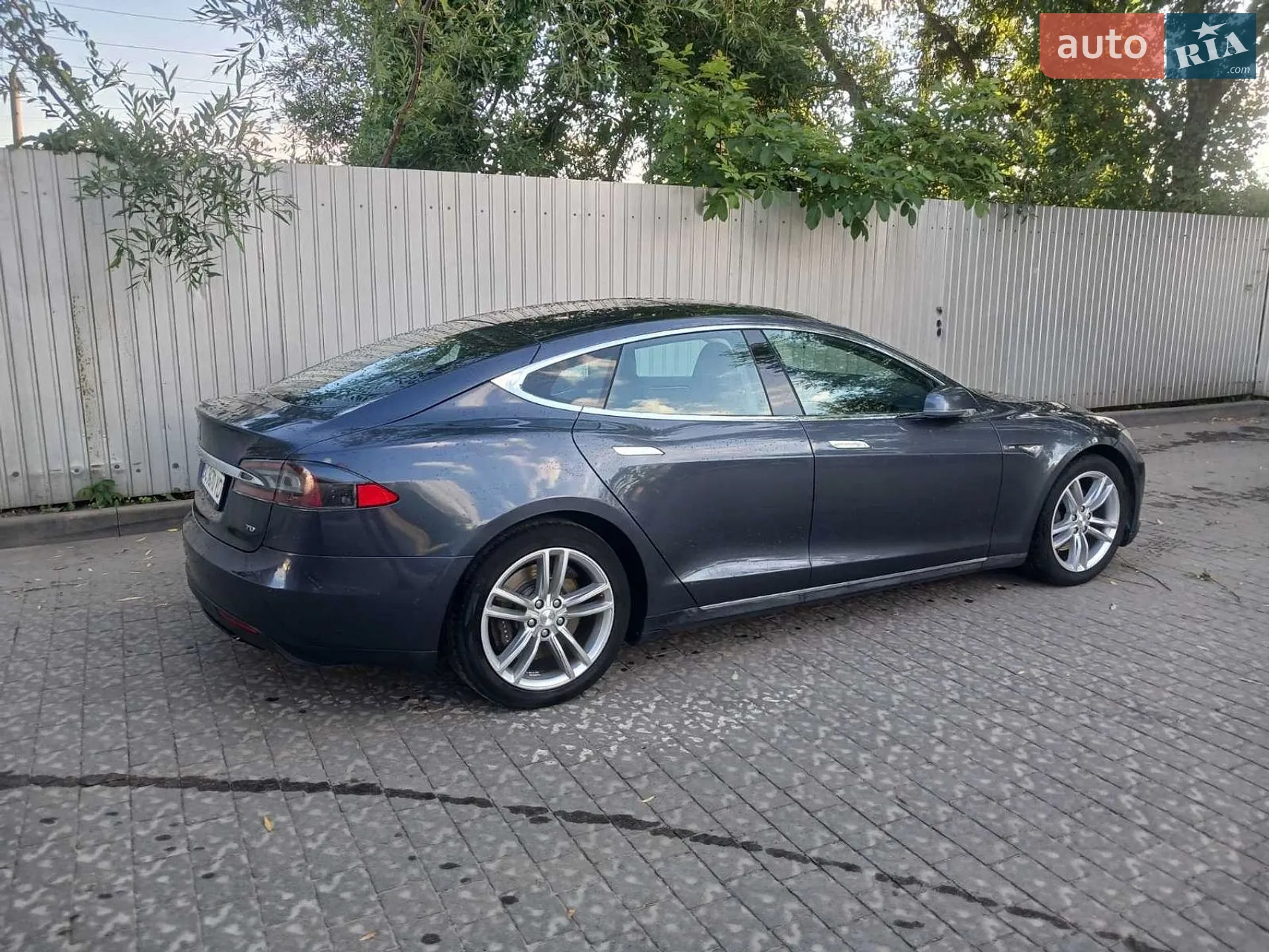 Tesla Model S, 2016
