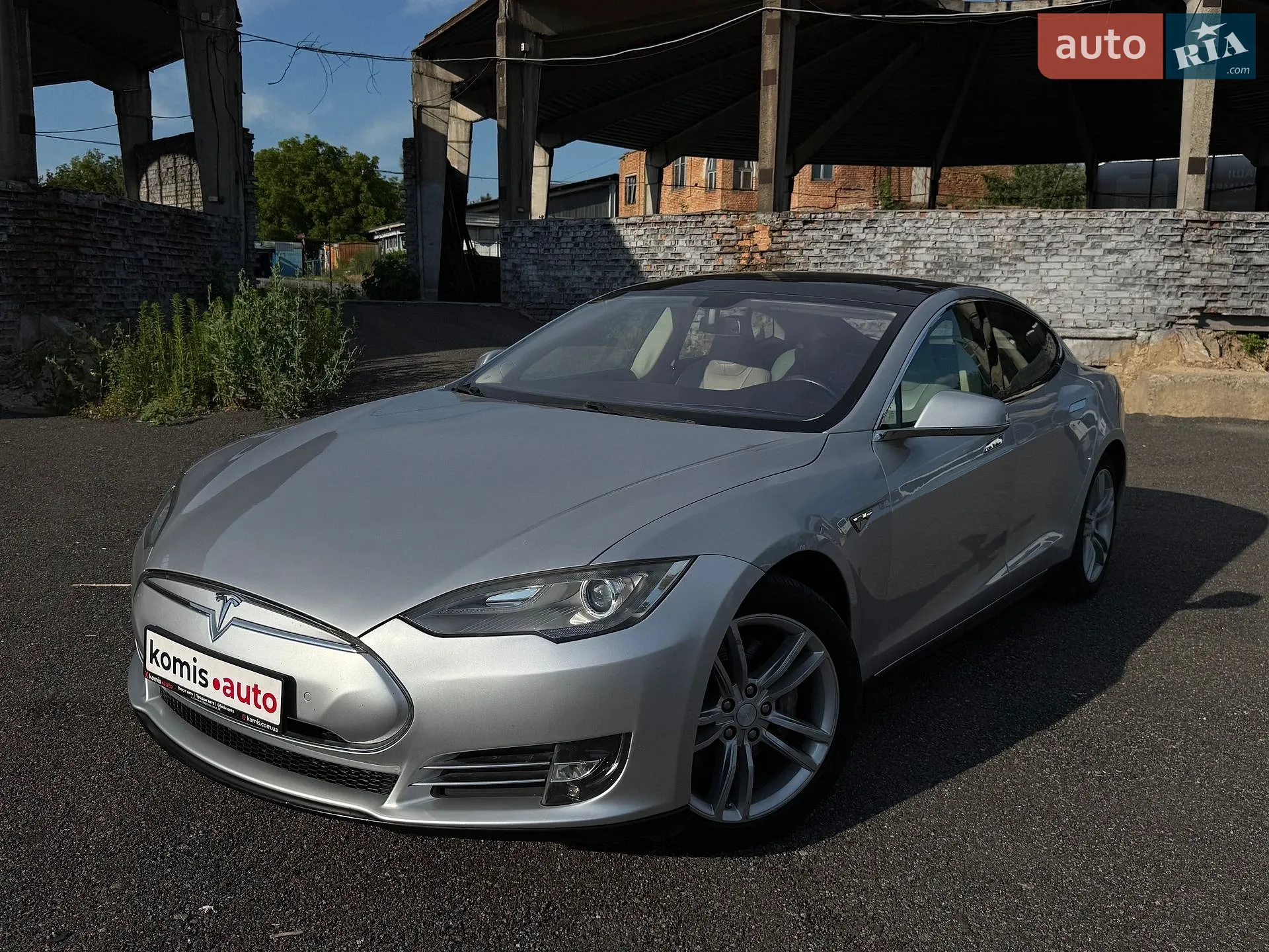 Tesla Model S, 2013