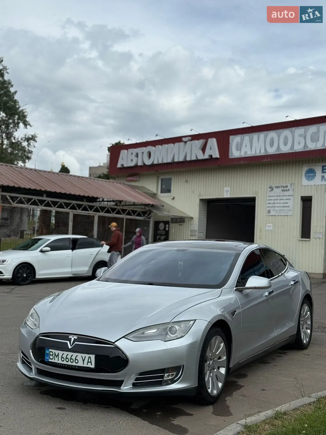 Tesla Model S, 2013