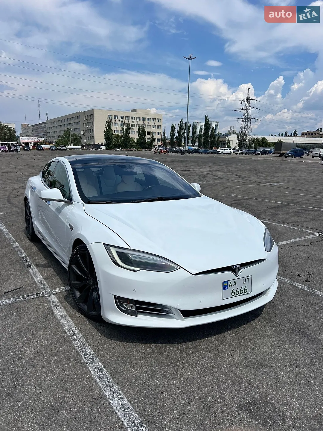 Tesla Model S, 2016