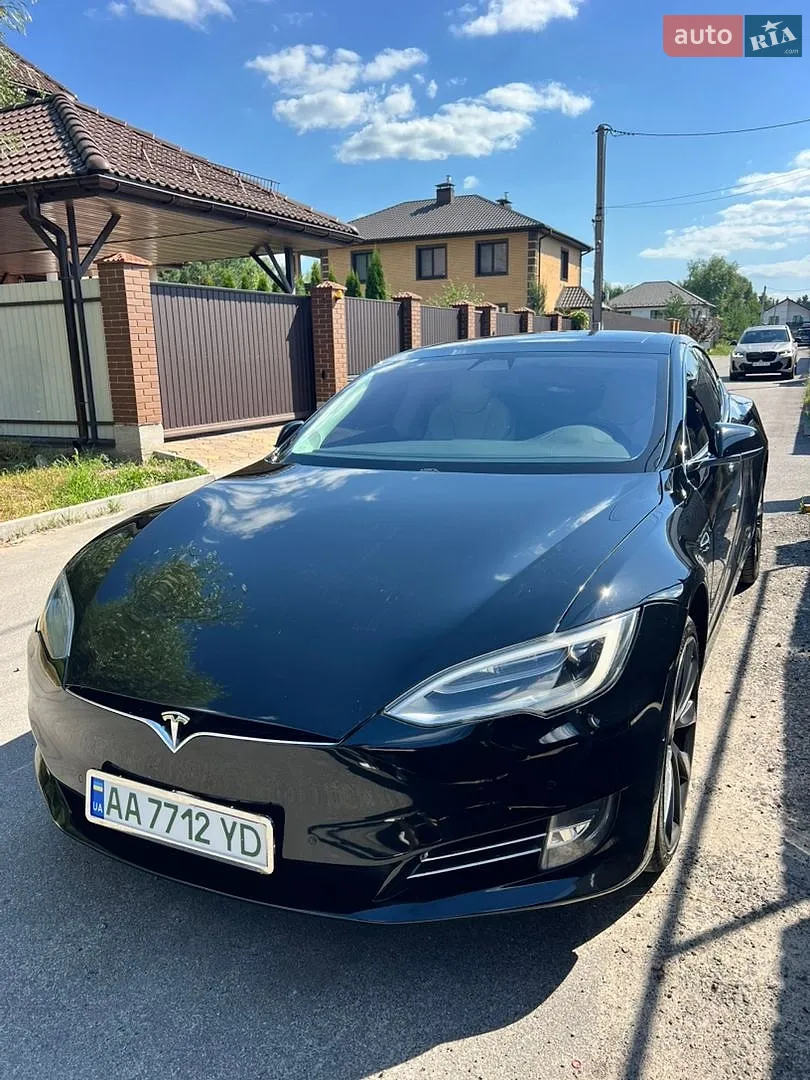 Tesla Model S, 2018