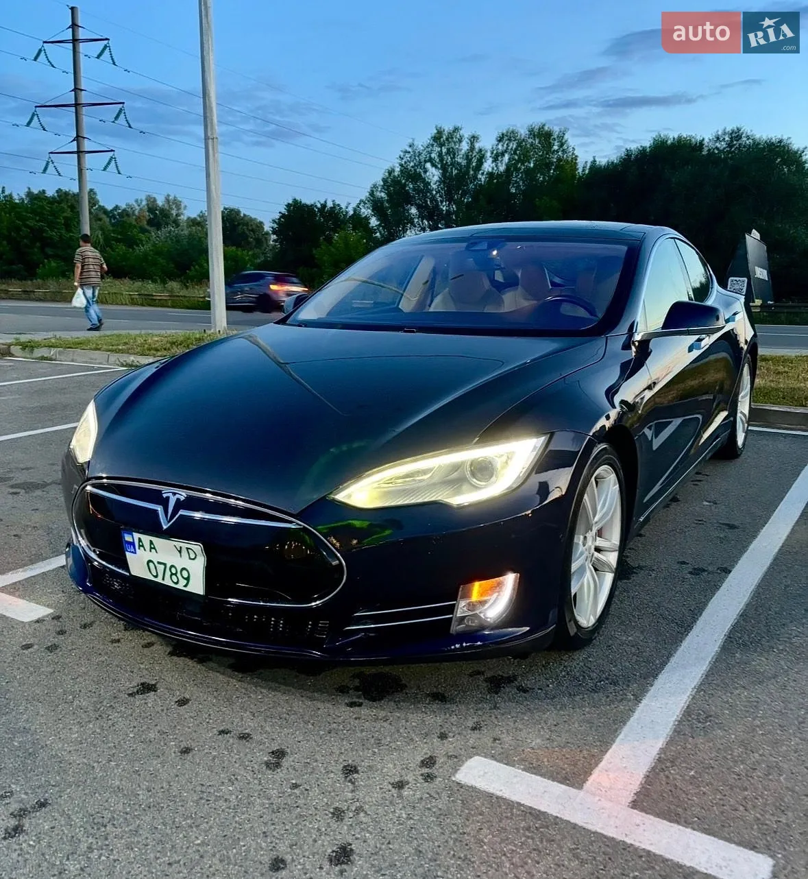 Tesla Model S, 2014