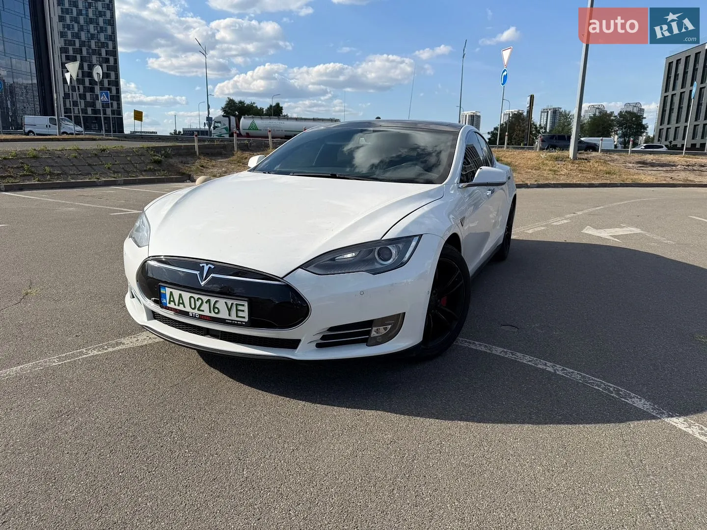 Tesla Model S, 2015
