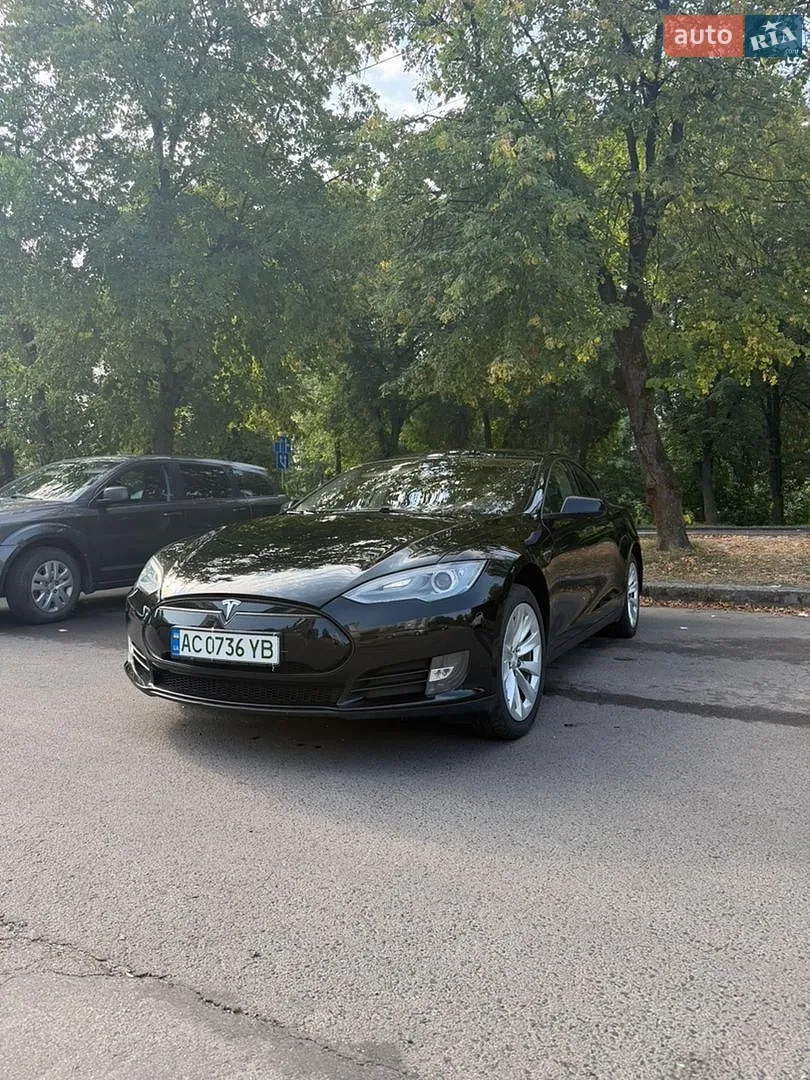 Tesla Model S, 2014