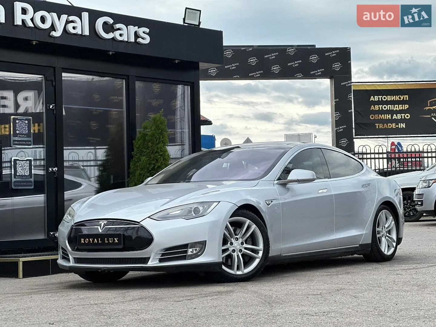 Tesla Model S, 2013