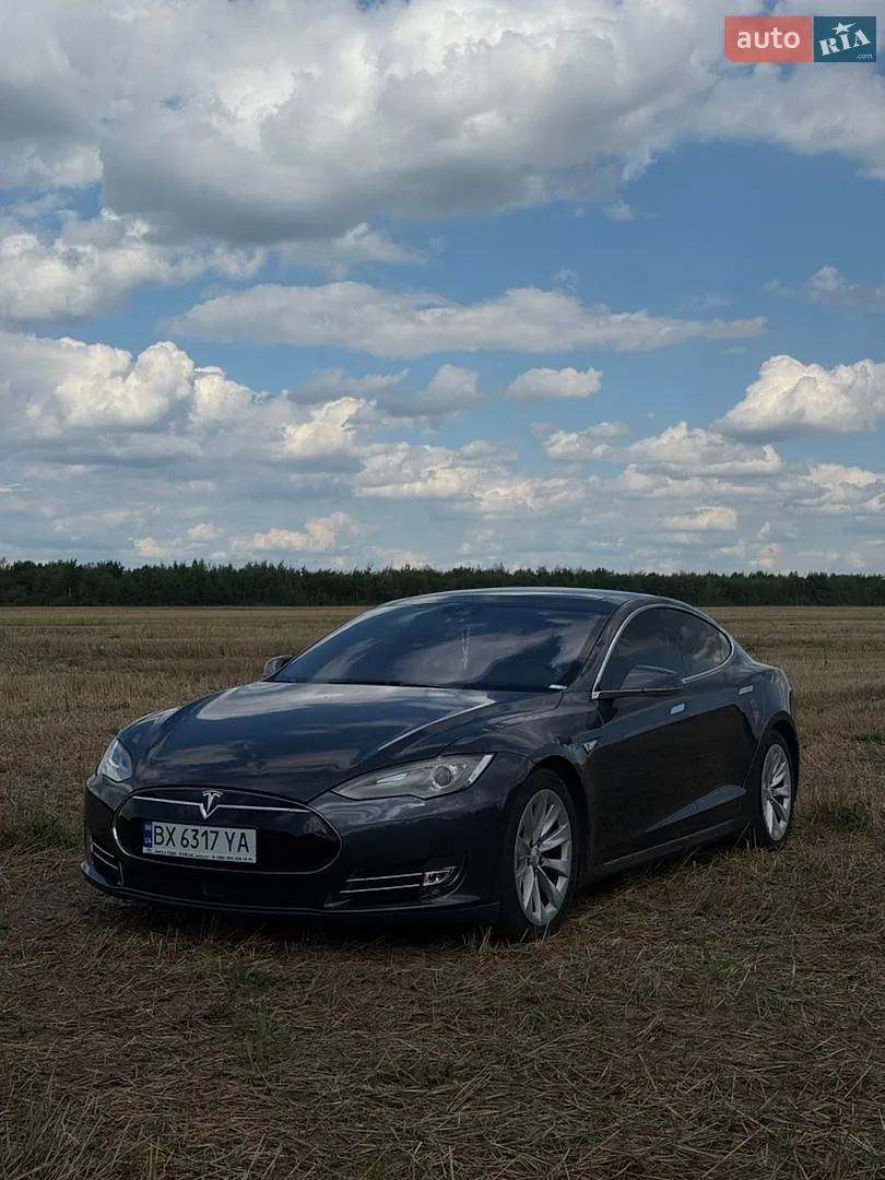 Tesla Model S, 2016