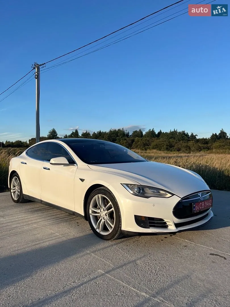 Tesla Model S, 2013