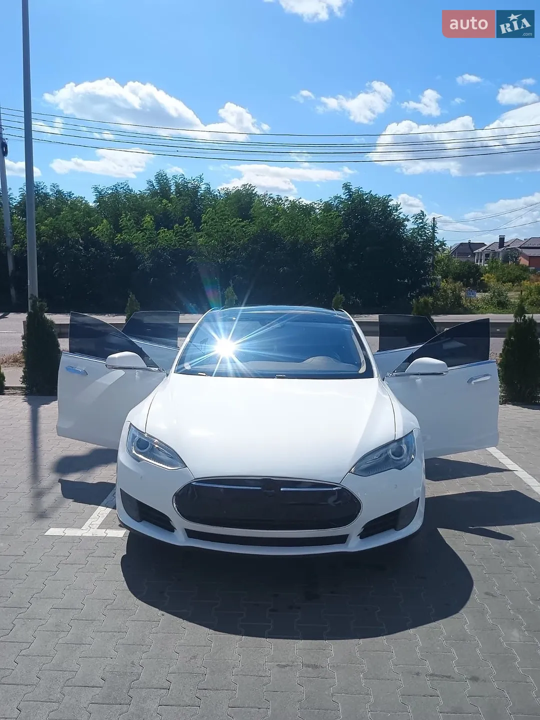 Tesla Model S, 2015