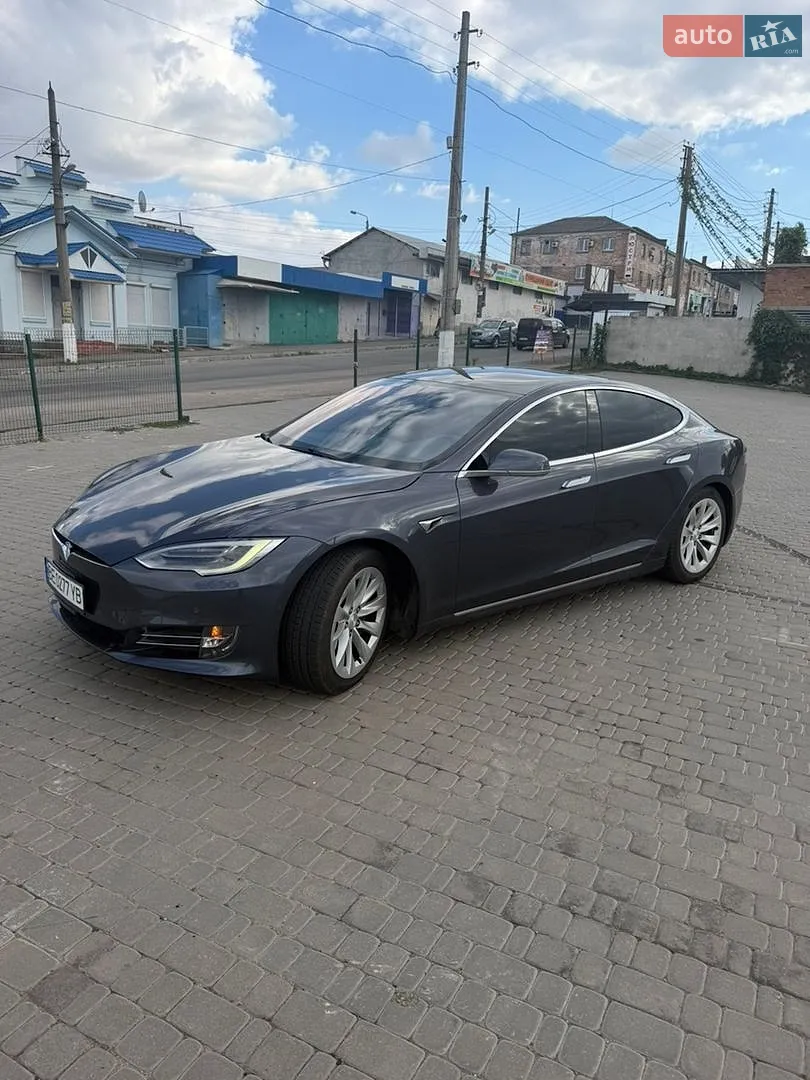 Tesla Model S, 2018