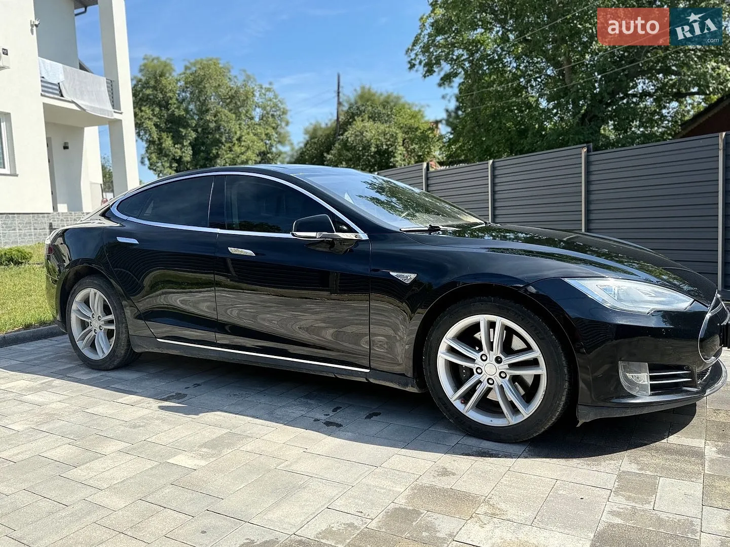 Tesla Model S, 2016