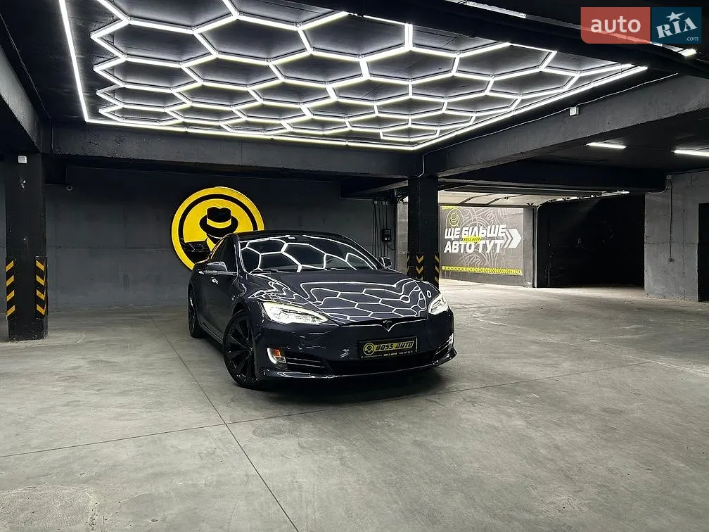 Tesla Model S, 2020