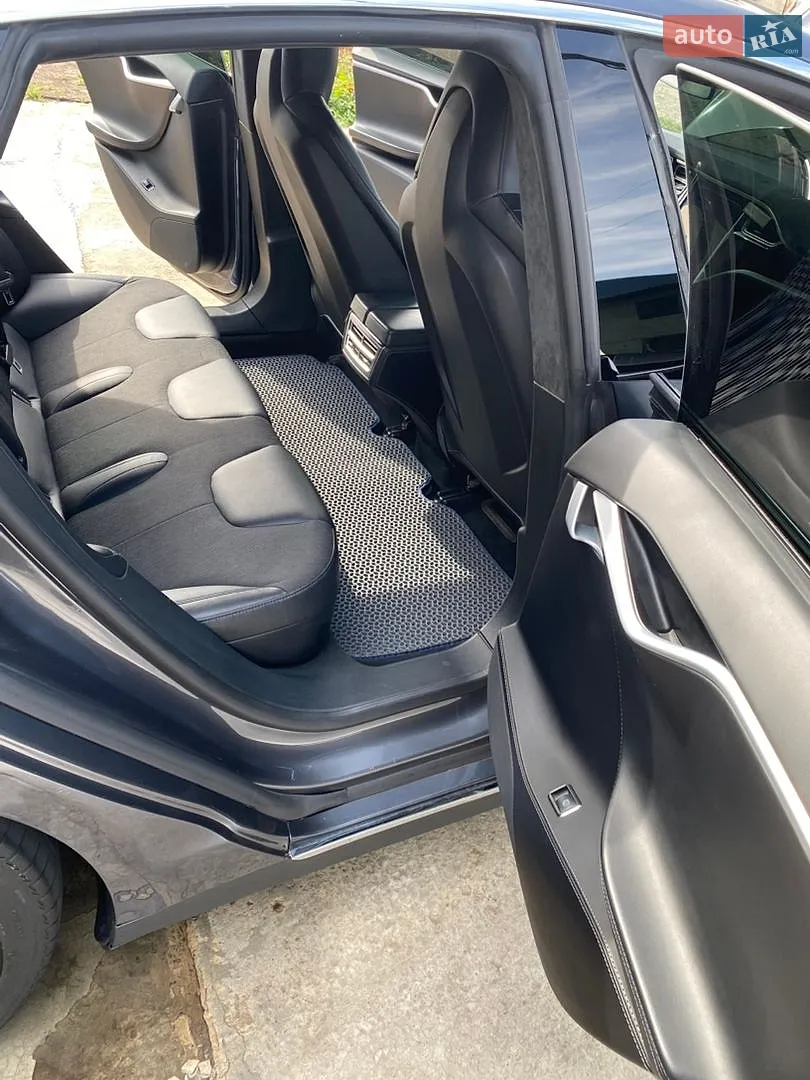 Tesla Model S, 2016