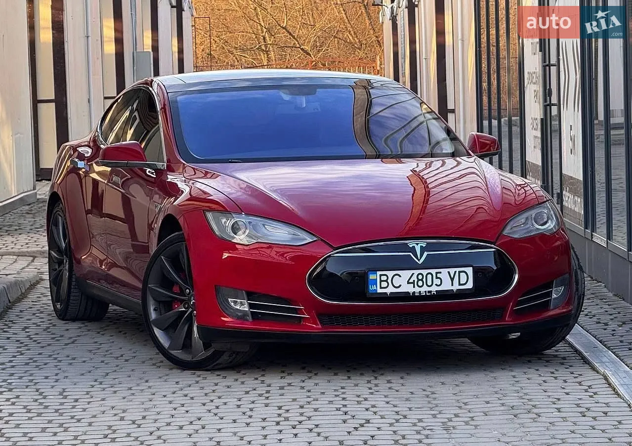 Tesla Model S, 2013