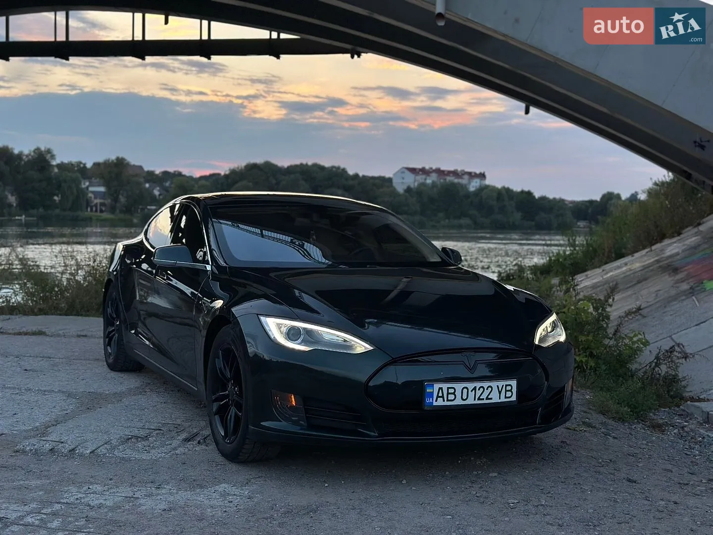 Tesla Model S, 2013