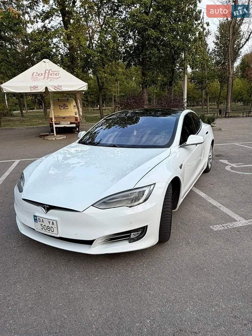 Tesla Model S, 2016