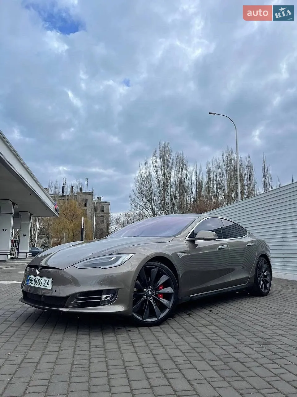 Tesla Model S, 2016