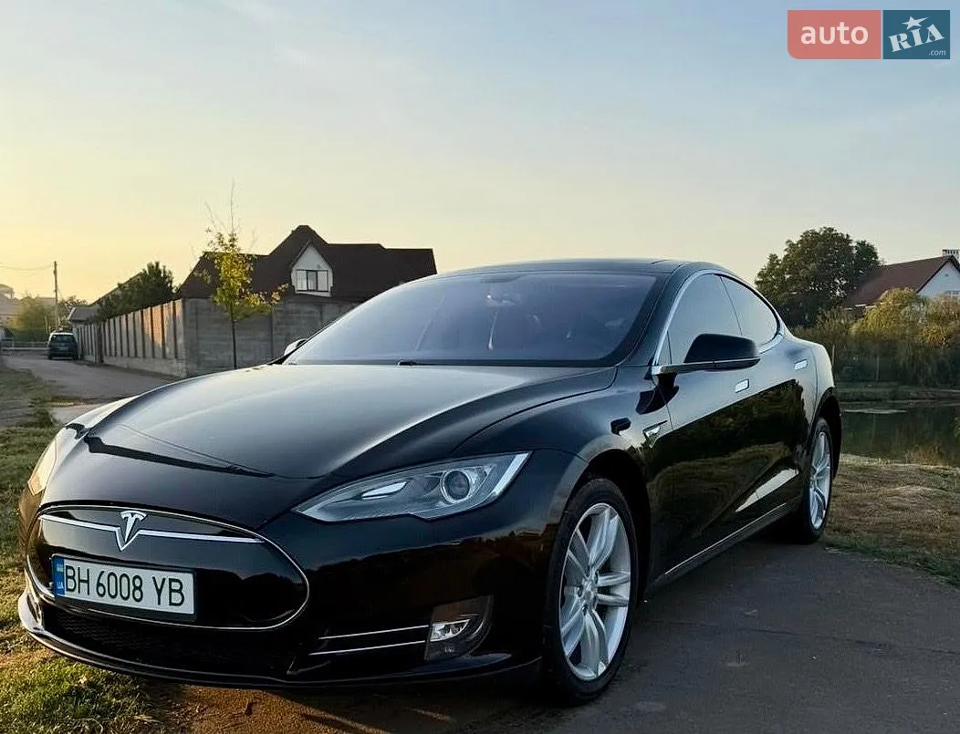 Tesla Model S, 2014