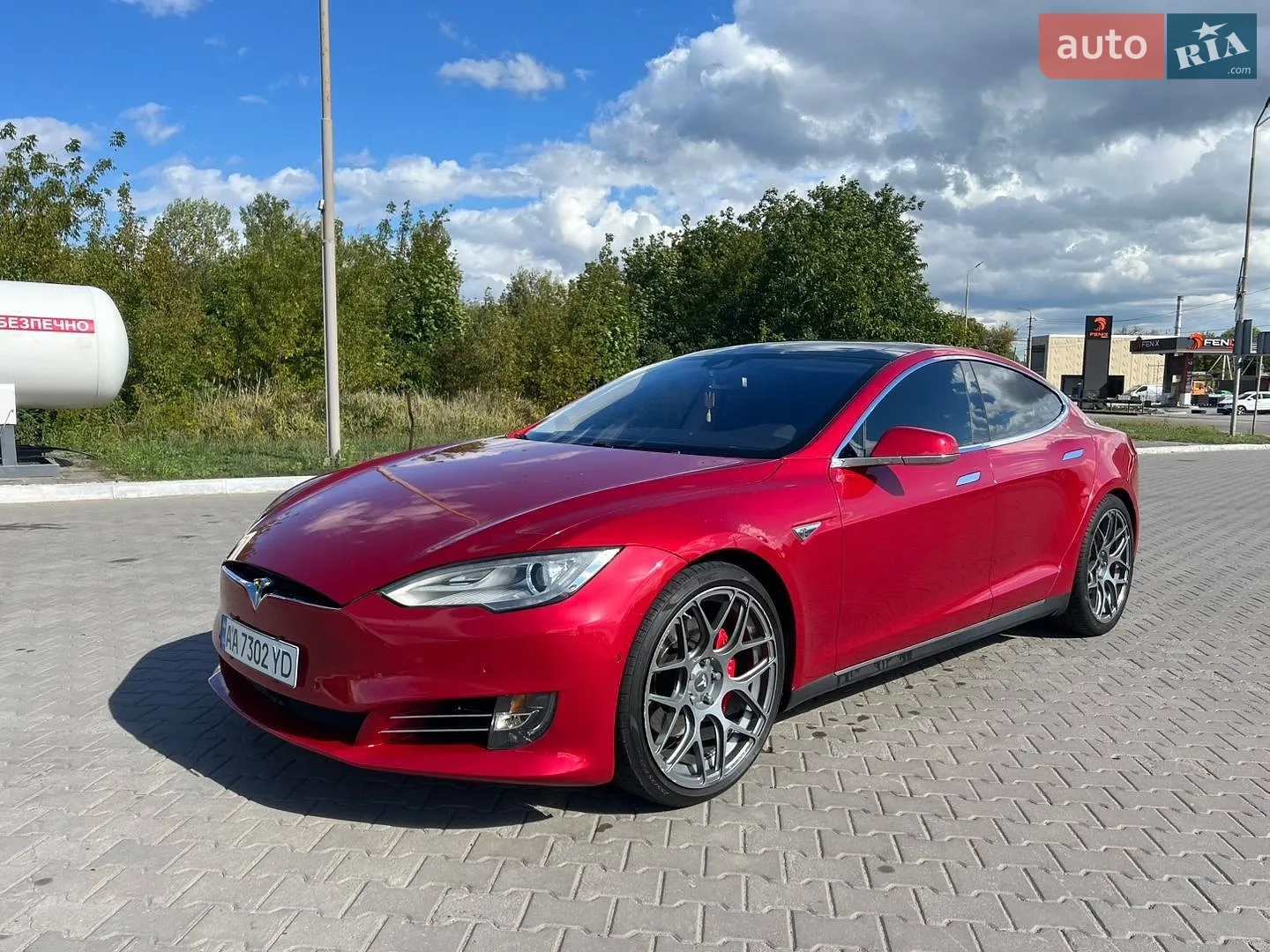 Tesla Model S, 2014