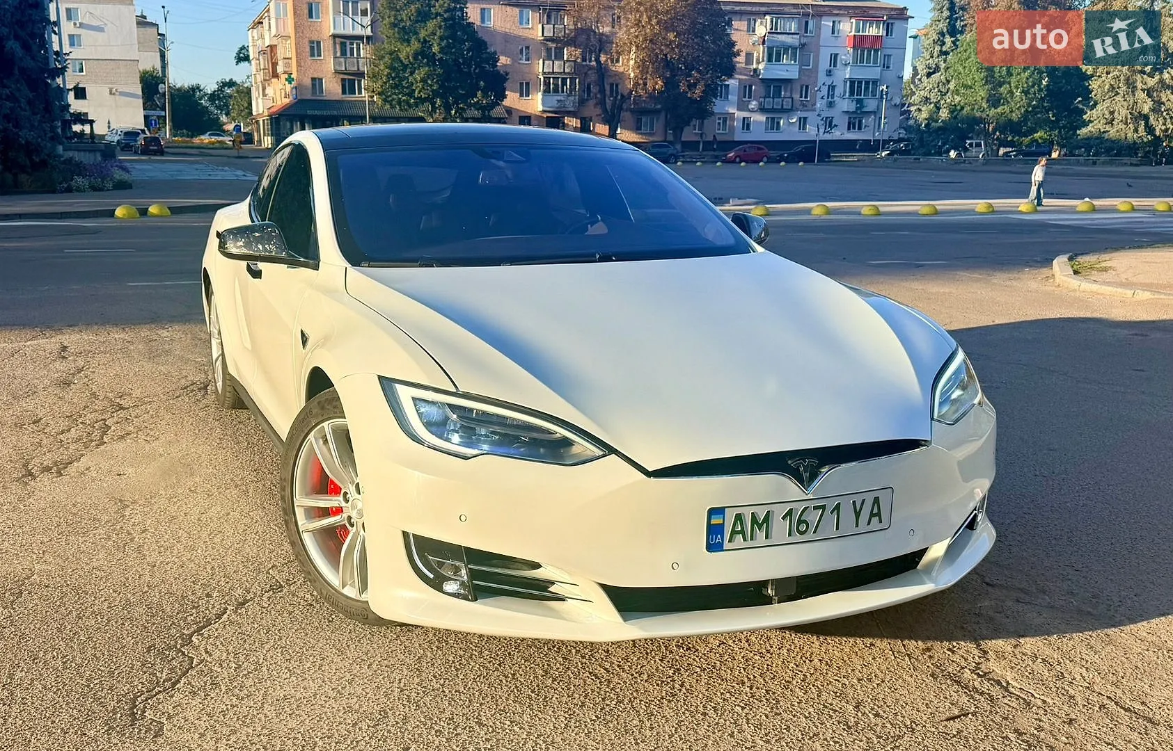 Tesla Model S, 2014