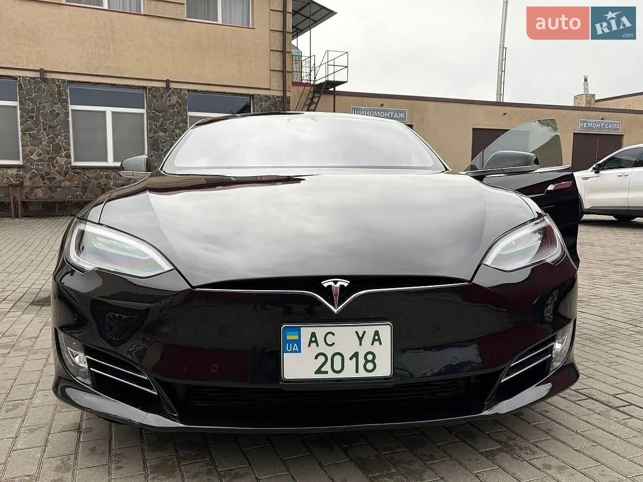 Tesla Model S, 2016