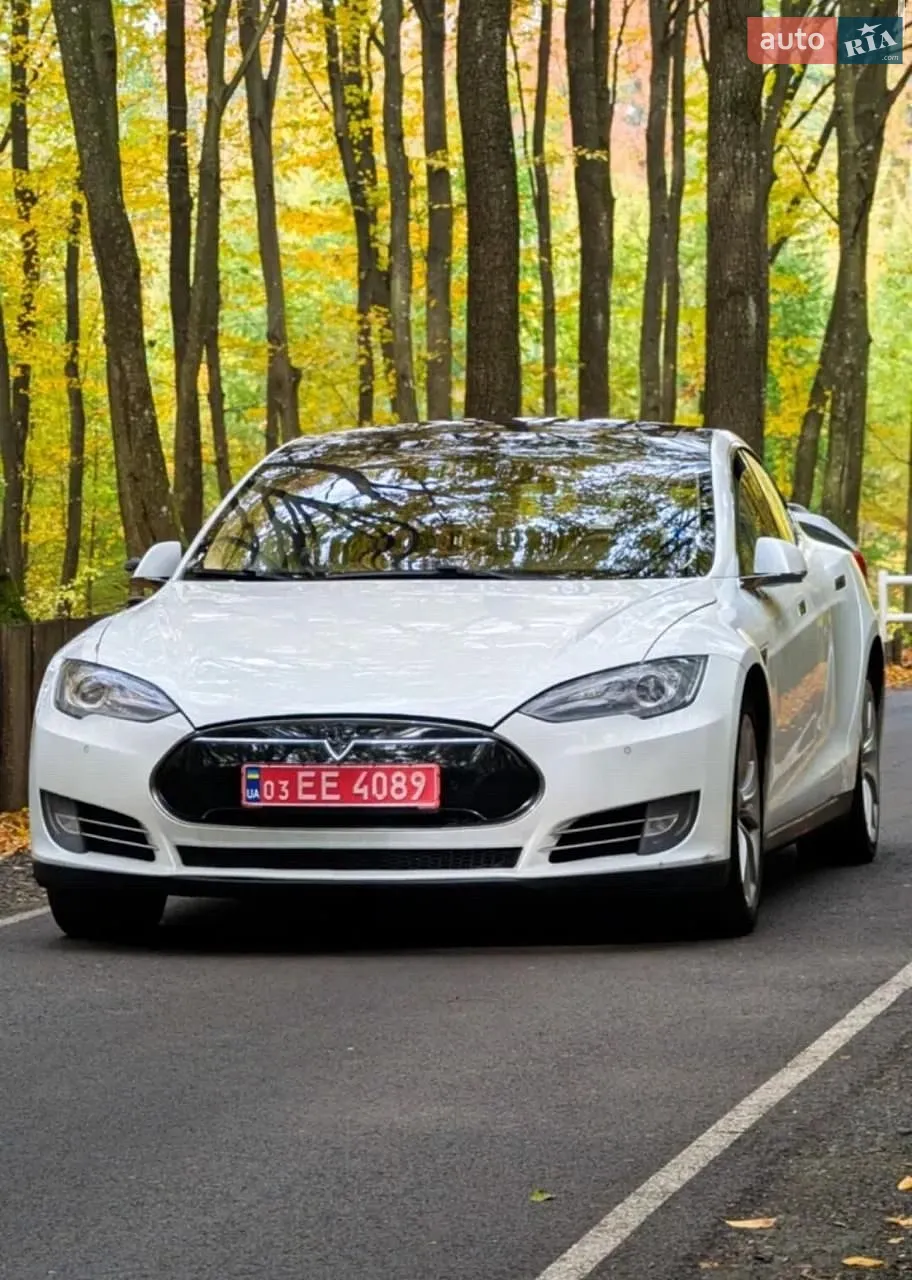 Tesla Model S, 2014