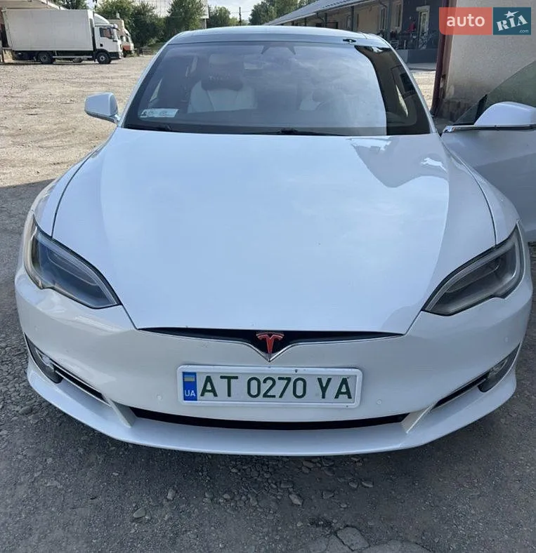Tesla Model S, 2017