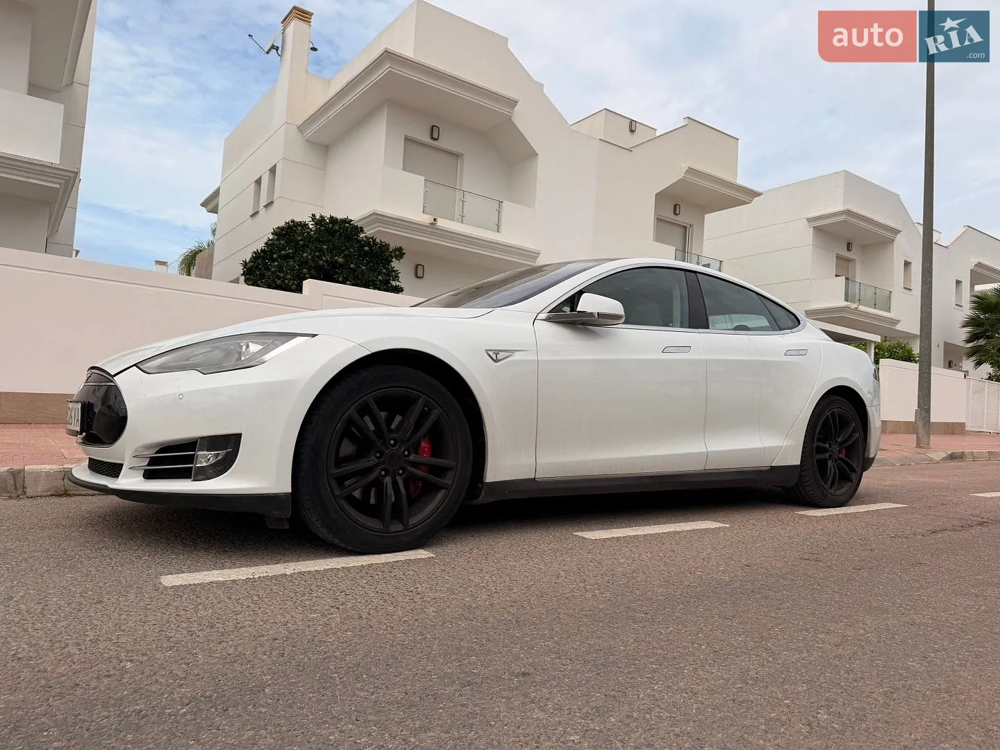 Tesla Model S, 2014