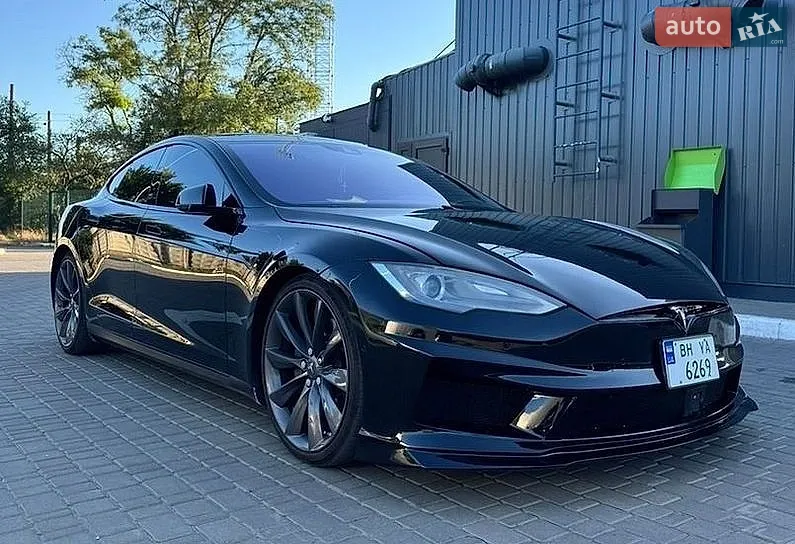 Tesla Model S, 2016