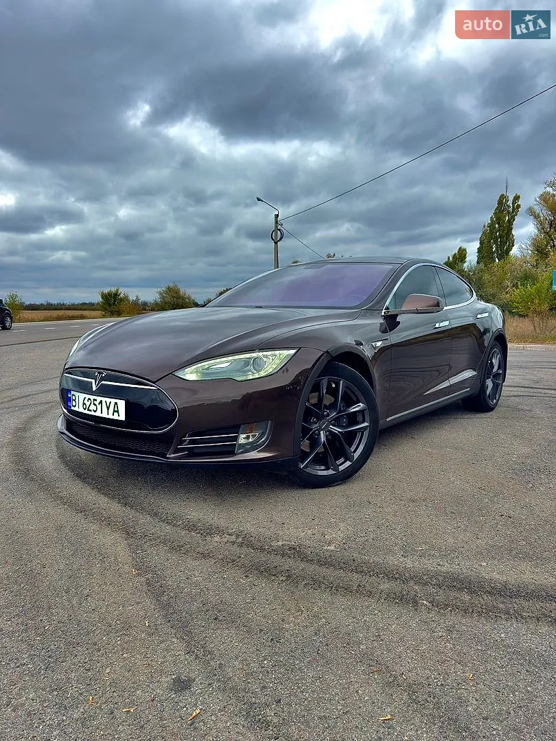 Tesla Model S, 2013