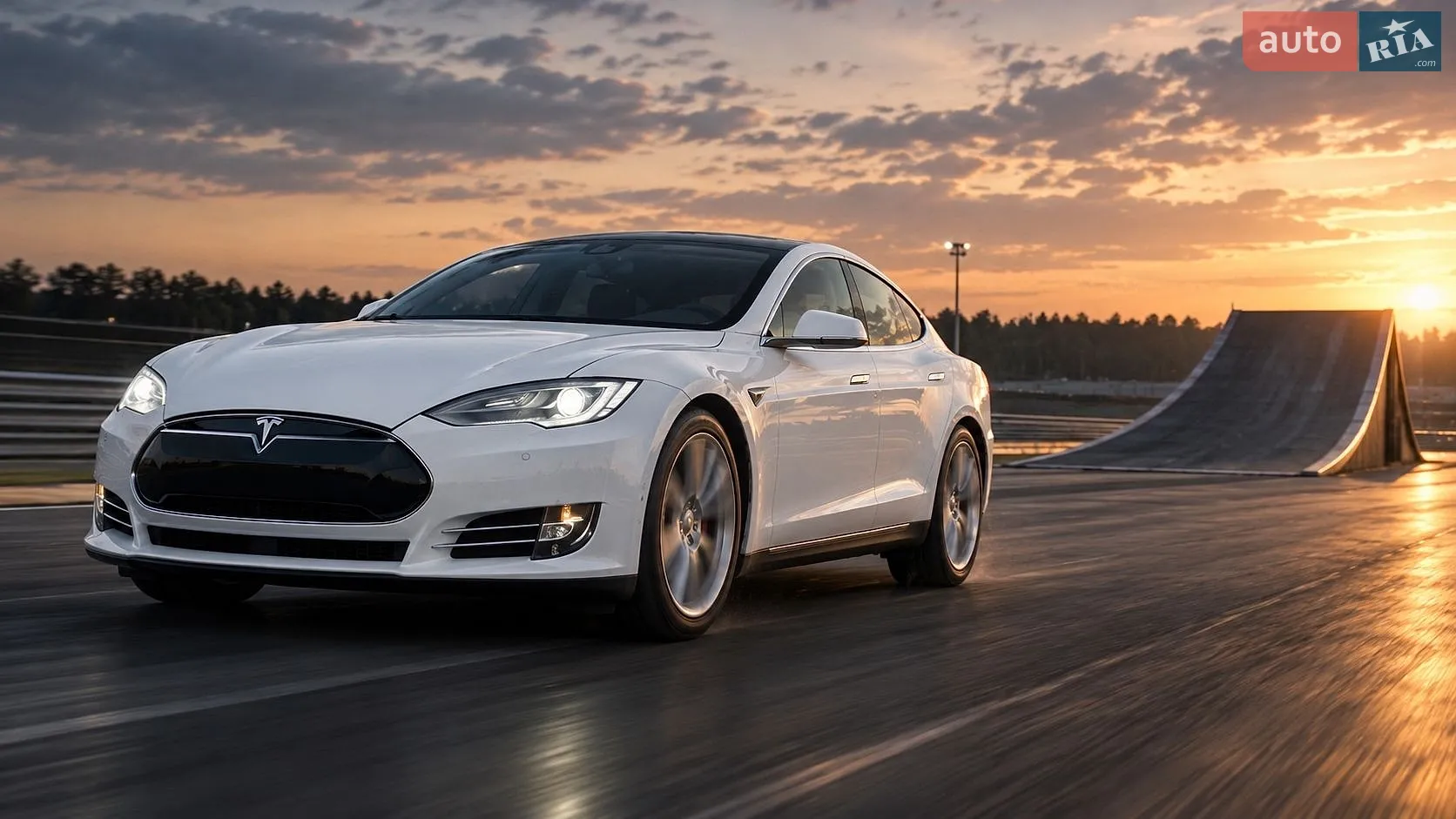 Tesla Model S, 2015