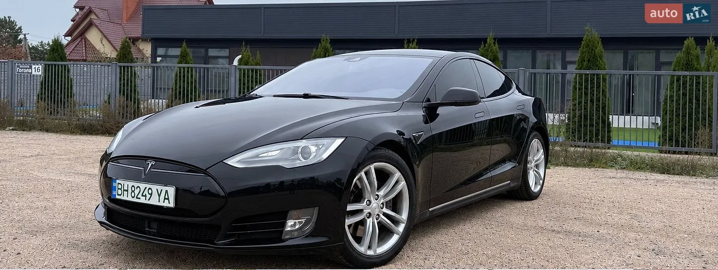 Tesla Model S, 2015