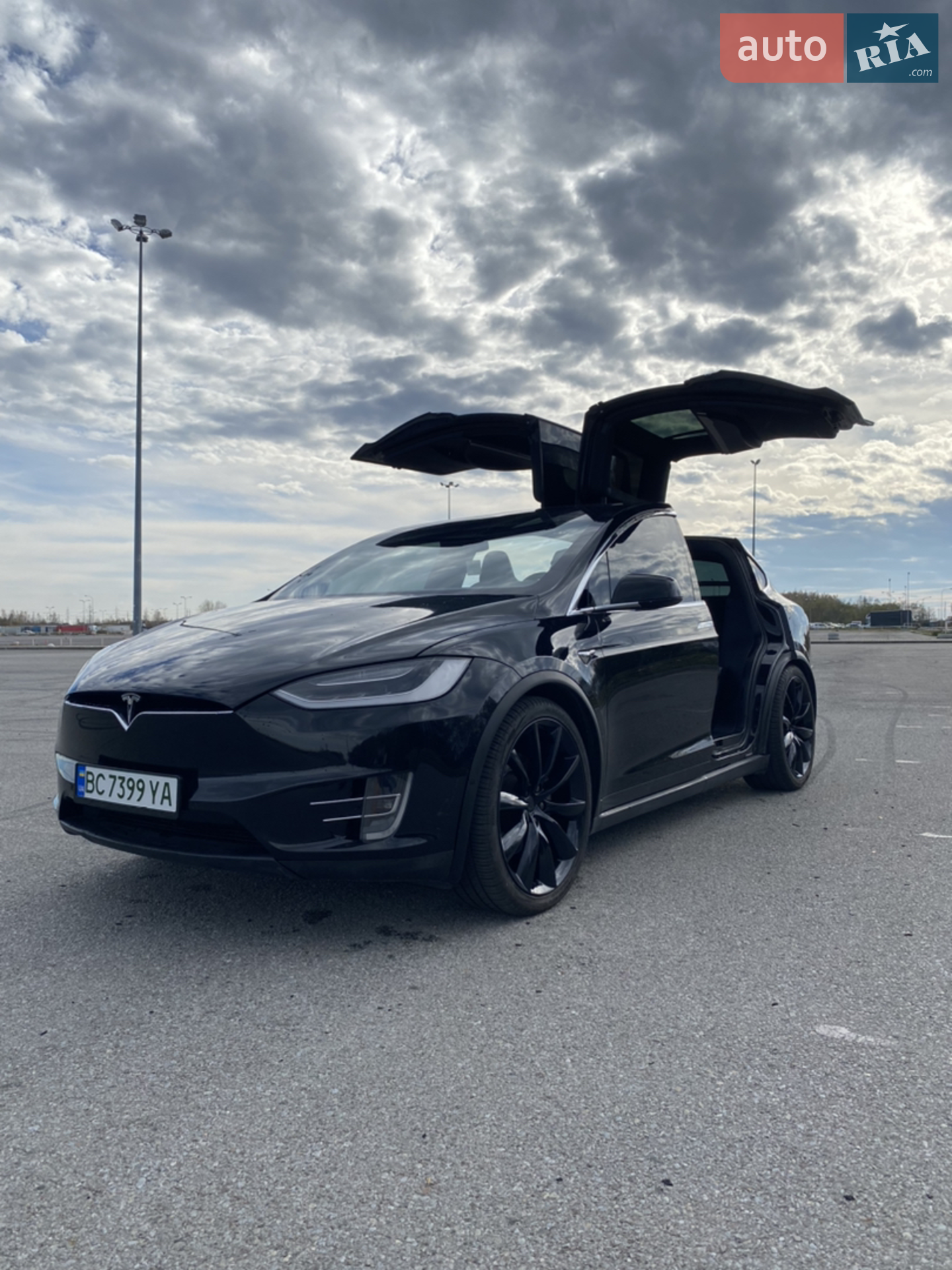 Tesla Model X, 2016