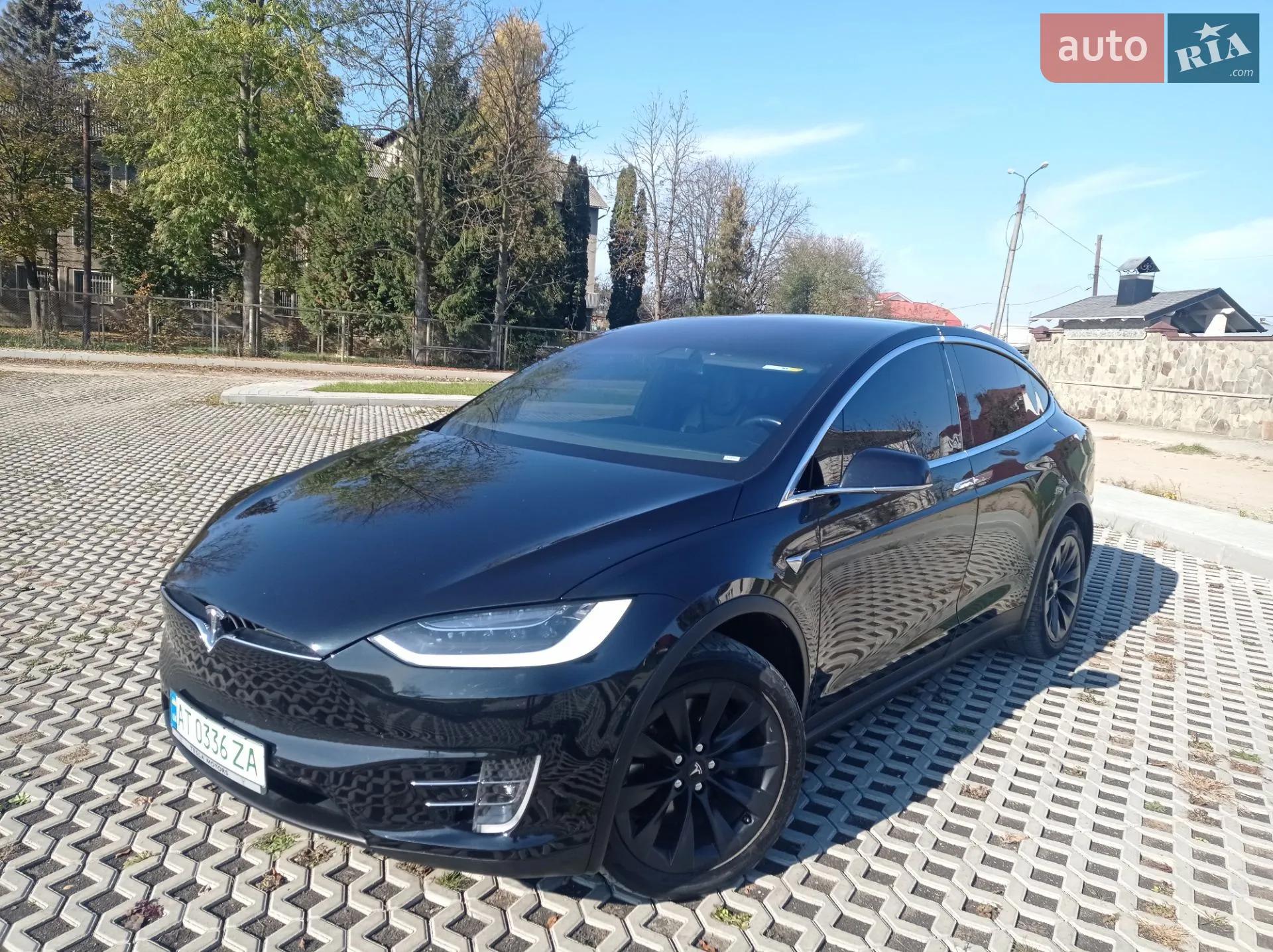 Tesla Model X, 2017