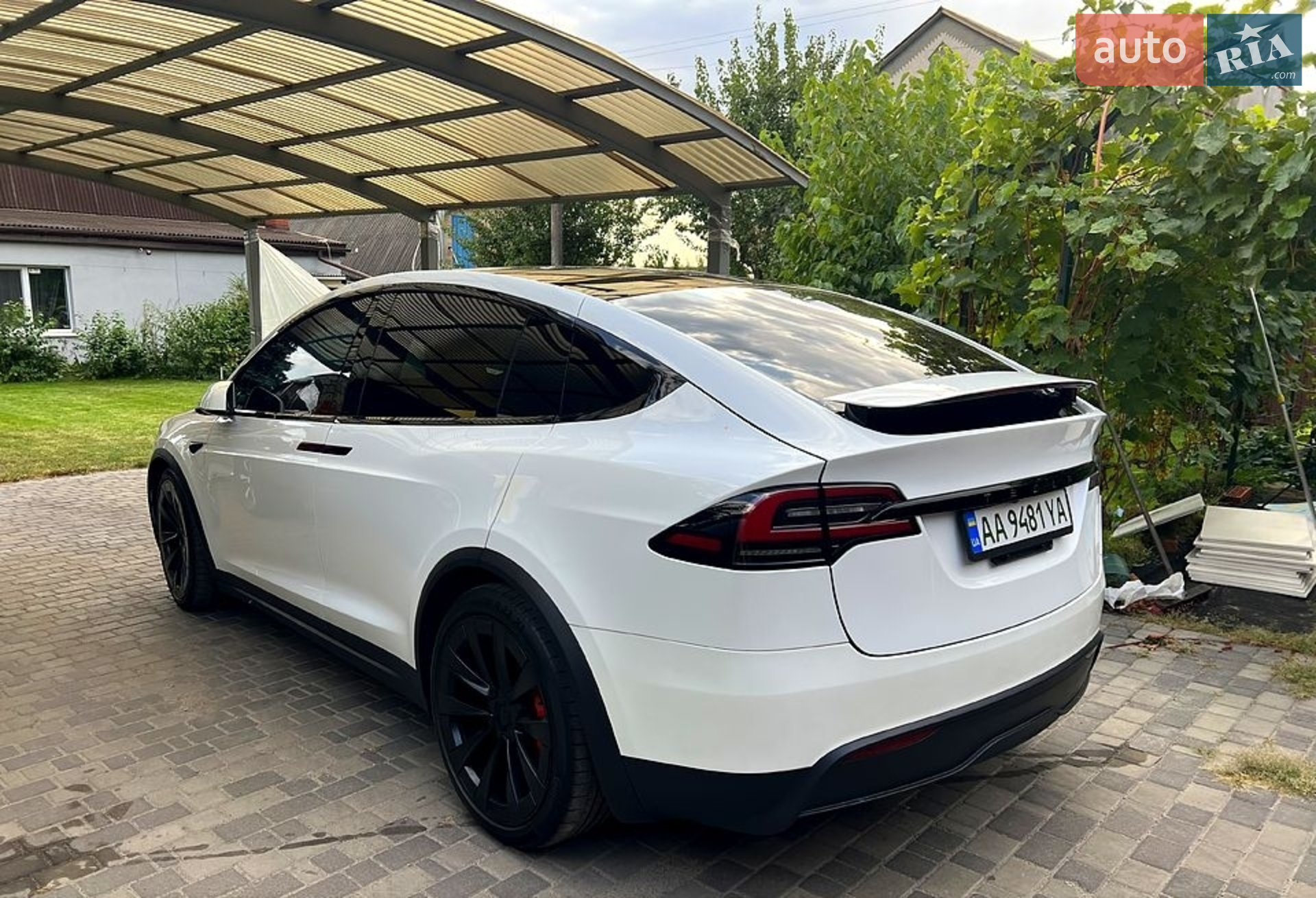 Tesla Model X, 2023