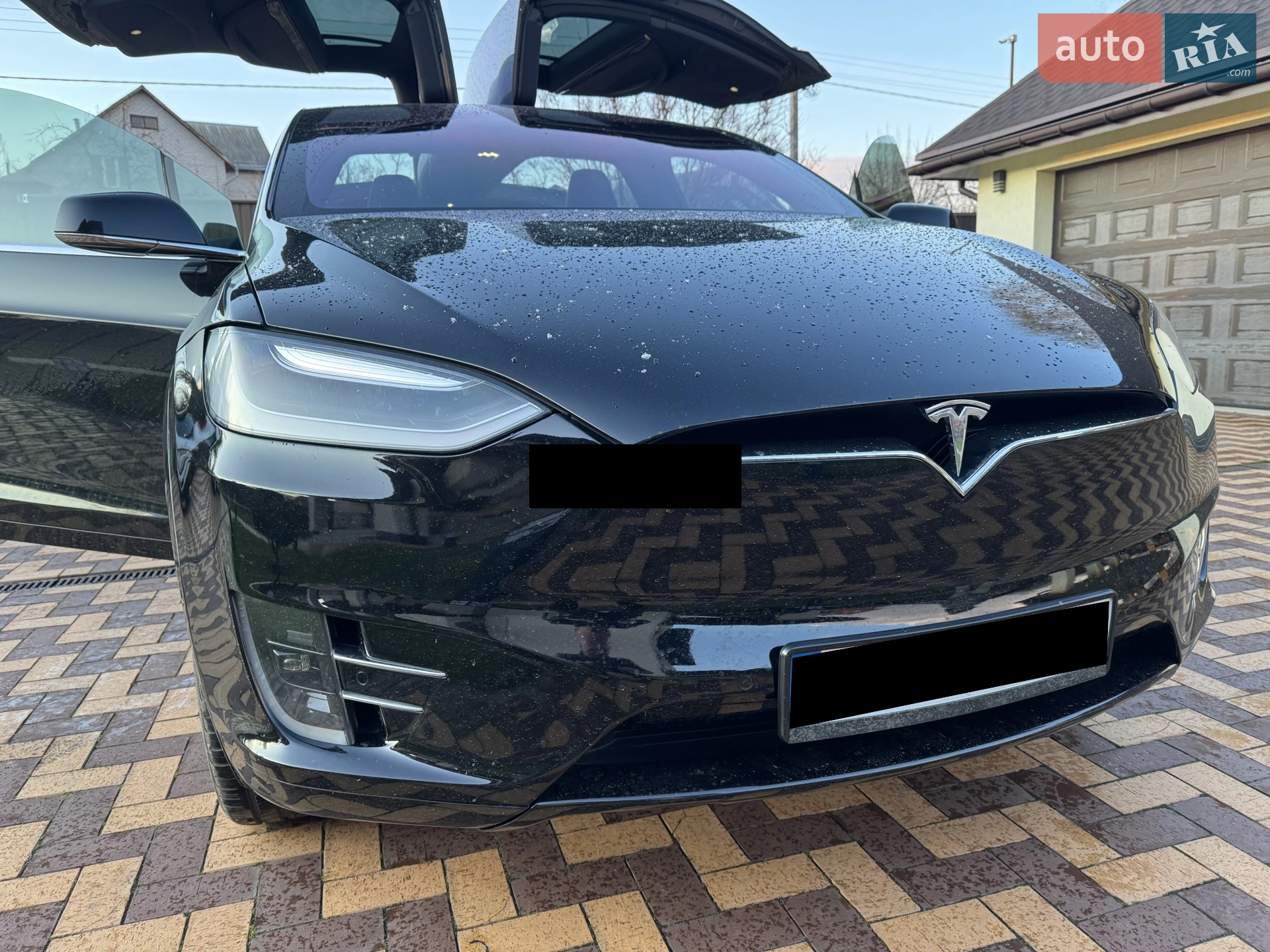 Tesla Model X, 2017